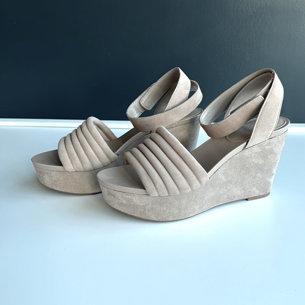 Vince Camuto Varelnta Wedge Platform Suede-link Sandal